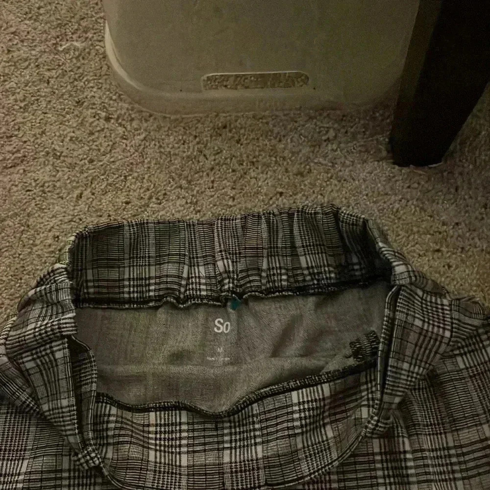 So pleated skirt - Picture 3 of 4